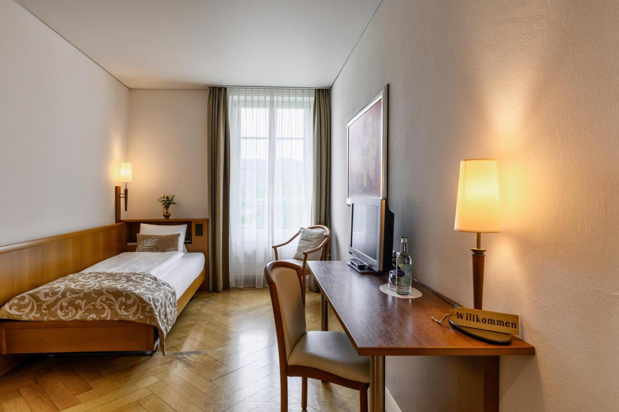 Hotel Landgasthof Schoenbuehl Bagian luar foto